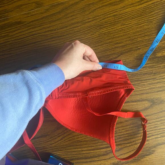 Victoria's Secret Red Underwire Bra, Size 38D, Adjustable Straps - Picture 10 of 10